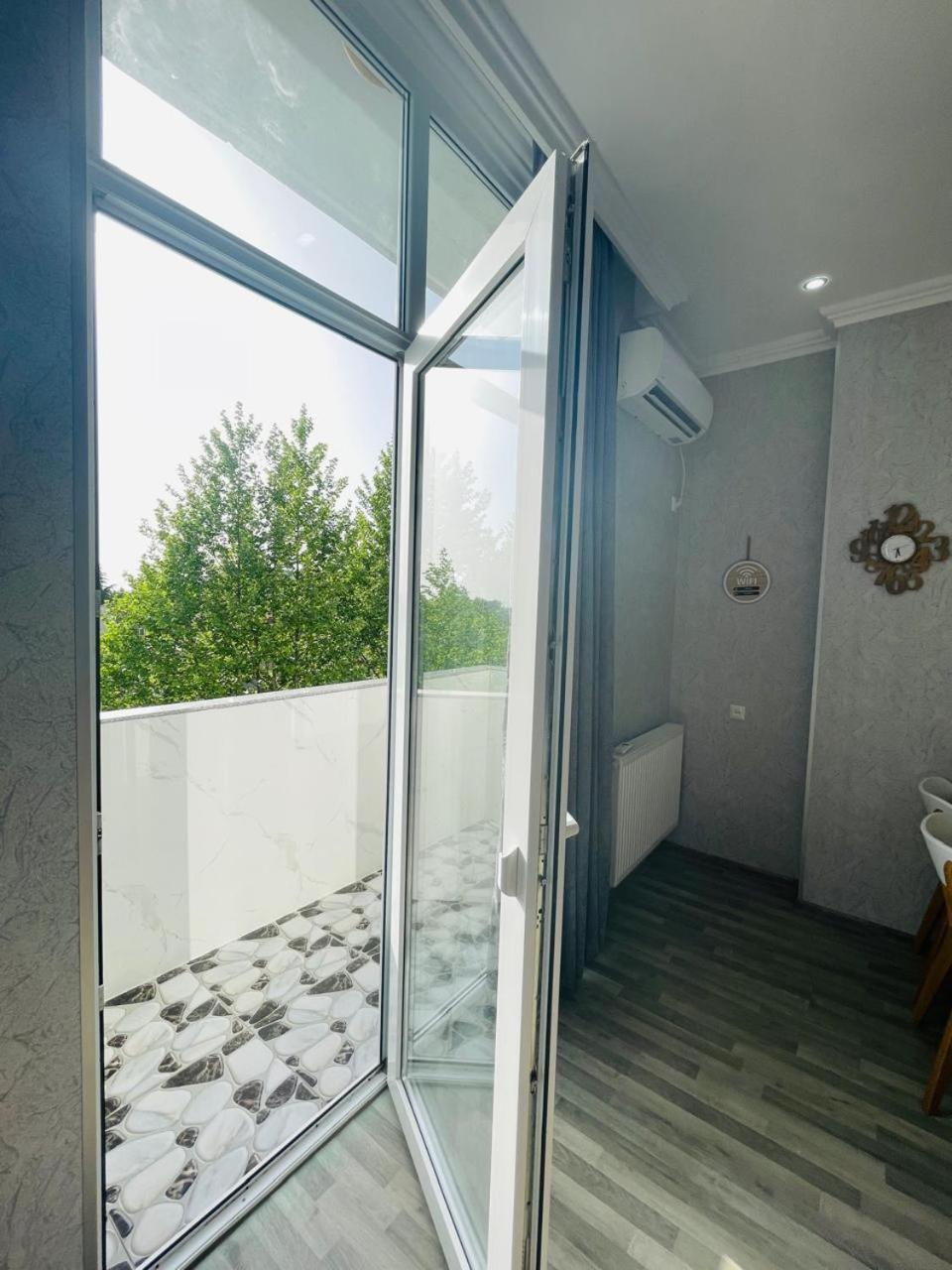 Kate'S Cozy Apartment Кутаиси Экстерьер фото